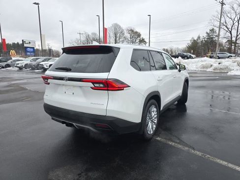 New 2026 Toyota Grand Highlander image 3