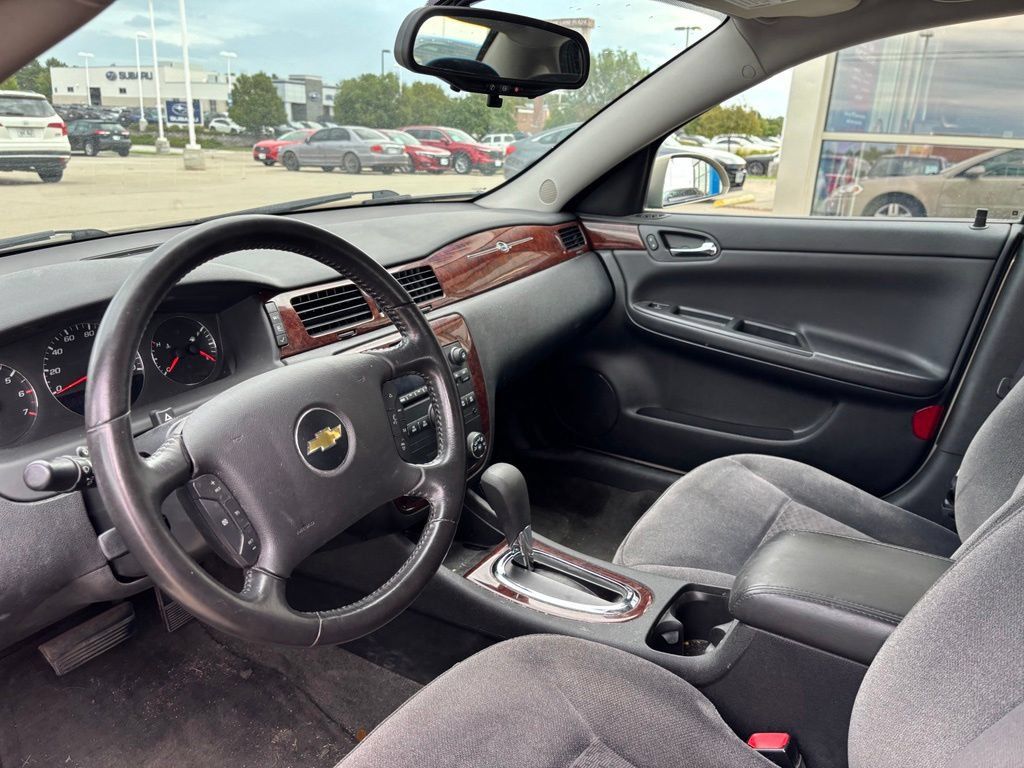 Used 2011 Chevrolet Impala LT FWD image 9