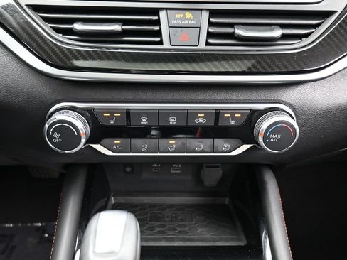Used 2023 Nissan Altima 2.5 SR w/ SR Premium Package FWD image 45