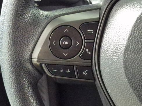 Used 2021 Toyota Corolla LE FWD image 12