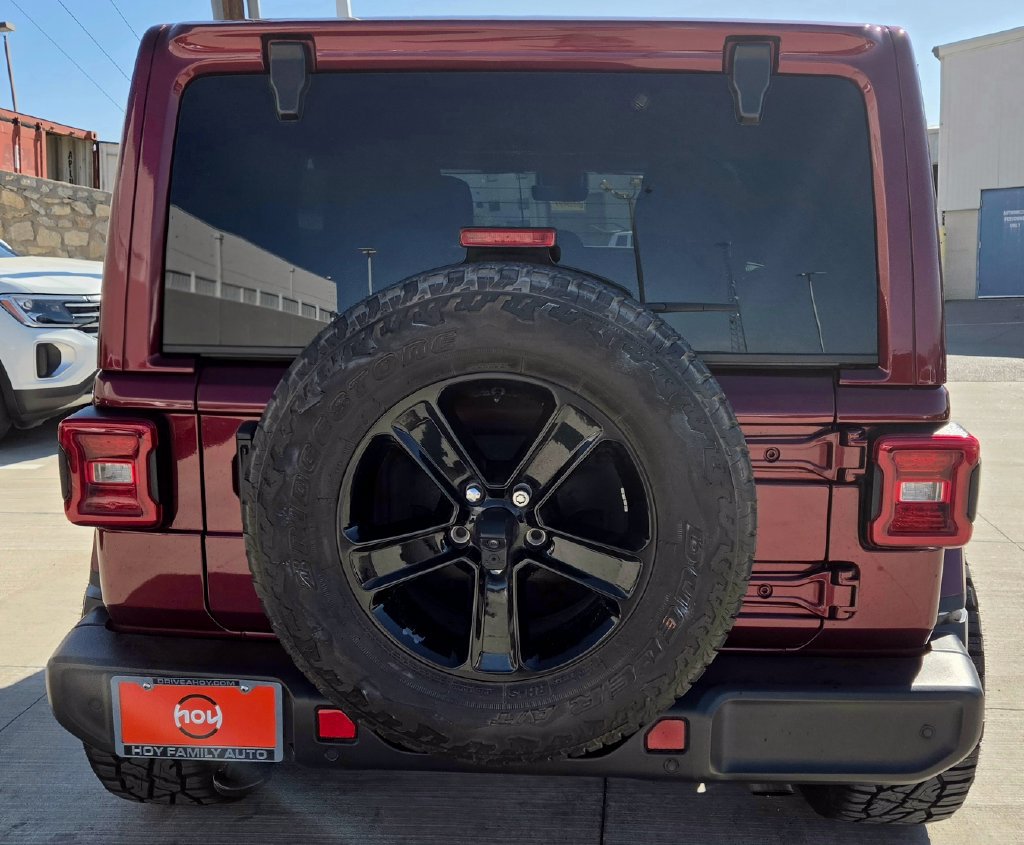 Used 2021 Jeep Wrangler Unlimited Sahara AWD/4WD image 8
