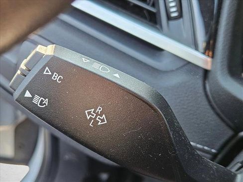 Used 2020 BMW X1 xDrive28i image 11