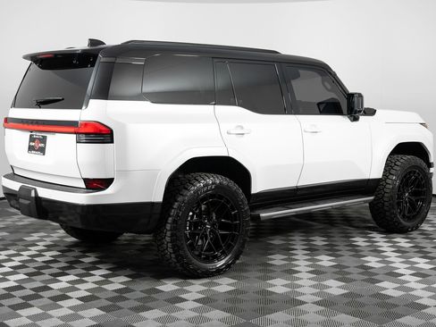 Used 2025 Lexus GX 550 image 8