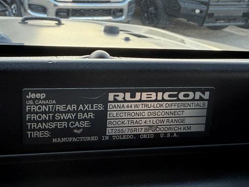 Used 2018 Jeep Wrangler Unlimited Rubicon AWD/4WD image 27