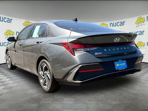 Used 2025 Hyundai Elantra Sport FWD image 5