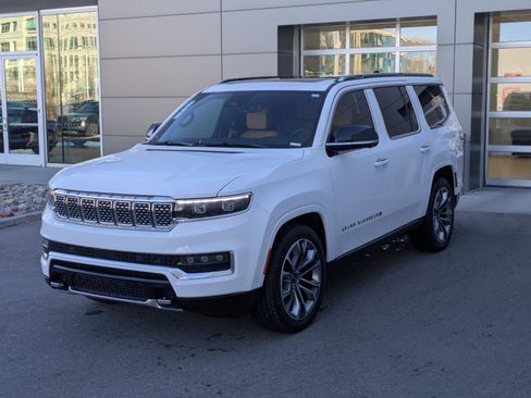 Used 2024 Jeep Grand Wagoneer Series III w/ Rear Seat Video Group 1 image 8