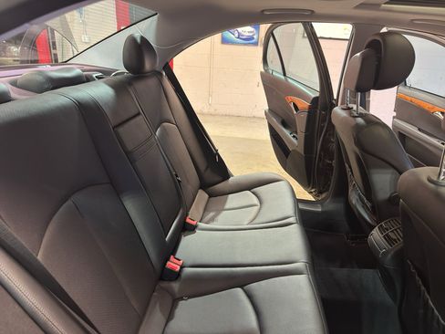 Used 2008 Mercedes-Benz E 350 4MATIC Sedan image 26