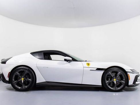 Certified 2025 Ferrari 12Cilindri RWD image 3