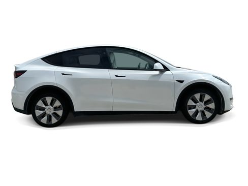 Certified 2023 Tesla Model Y Long Range AWD/4WD image 7