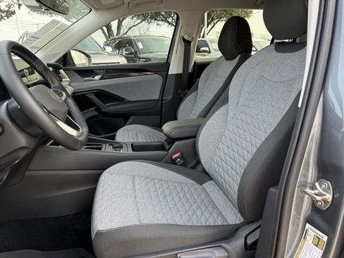 Used 2025 Volkswagen Tiguan S image 19