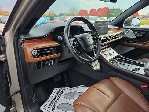 Used 2023 Lincoln Aviator Reserve w/ Equipment Group 201A image 23