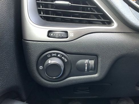 Used 2020 Jeep Cherokee Latitude image 20