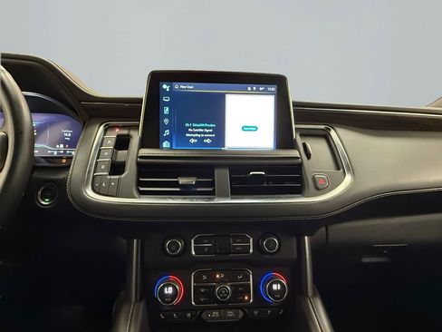 Used 2023 Chevrolet Suburban Premier image 22