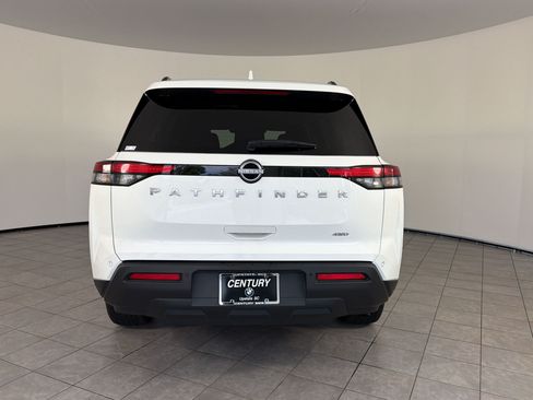 Used 2025 Nissan Pathfinder SV AWD/4WD image 10