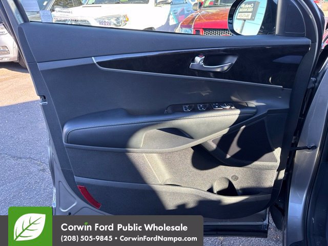 Used 2018 Kia Sorento AWD image 13