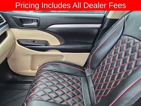 Used 2019 Toyota Highlander XLE FWD image 19