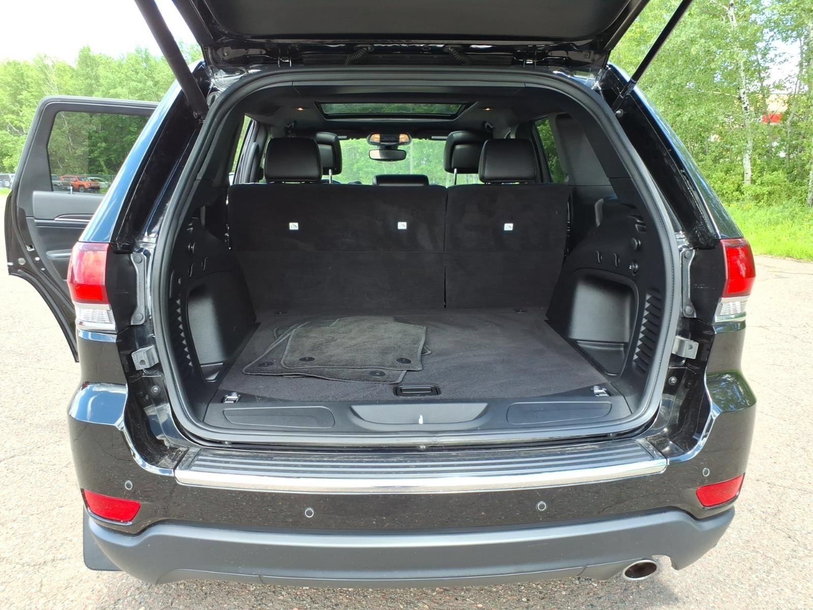 Used 2022 Jeep Grand Cherokee Limited AWD/4WD image 16