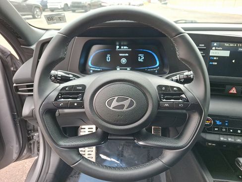 Certified 2025 Hyundai Elantra Sport image 19