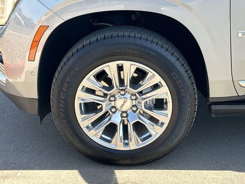 Used 2025 GMC Yukon XL Denali w/ Sun & Power Step Package AWD/4WD image 34