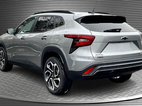 Used 2024 Chevrolet Trax RS w/ Driver Confidence Package image 4