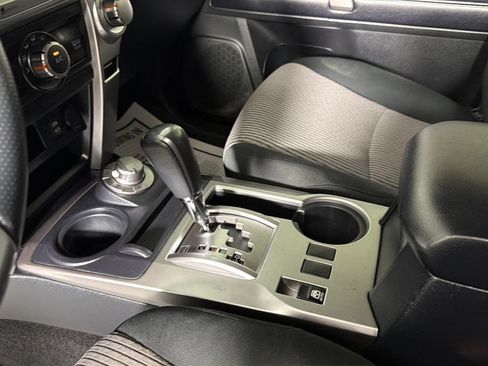 Used 2019 Toyota 4Runner SR5 AWD/4WD image 23