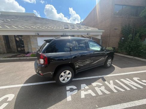 Used 2014 Jeep Compass Latitude FWD image 8