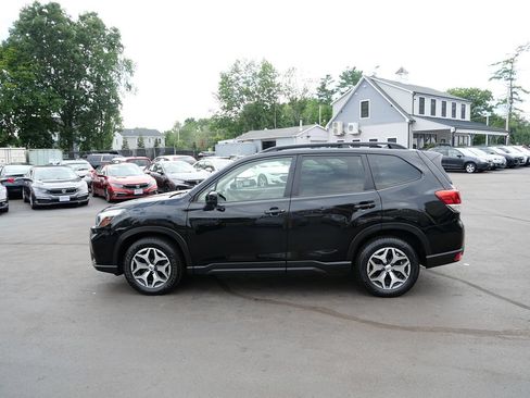 Used 2020 Subaru Forester Premium AWD/4WD image 7