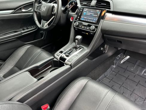 Used 2018 Honda Civic Touring image 15