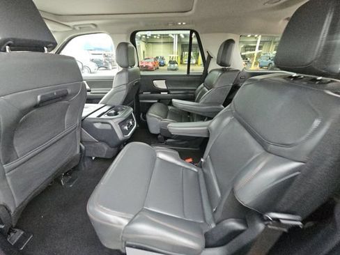 Used 2025 Ford Expedition Active AWD/4WD image 10