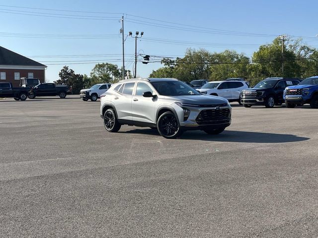 Certified 2024 Chevrolet Trax ACTIV w/ Sunroof Package FWD image 2