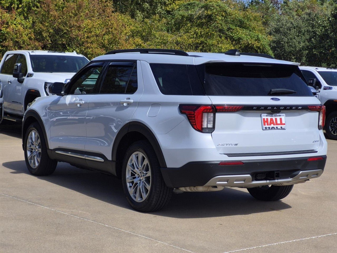 Used 2025 Ford Explorer Active w/ Active Comfort Package AWD/4WD image 4