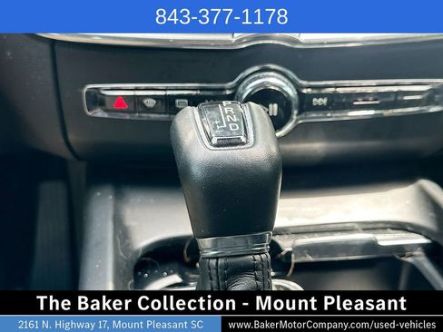 Used 2019 Volvo XC60 T5 Momentum w/ Multimedia Package AWD/4WD image 17