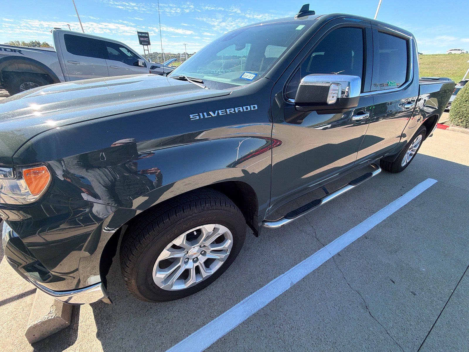 Used 2025 Chevrolet Silverado 1500 LTZ RWD image 2