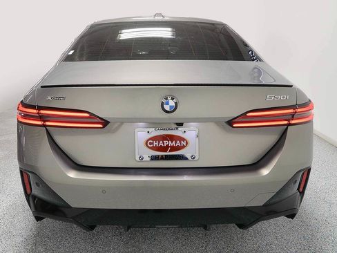 Certified 2026 BMW 530i xDrive w/ M Sport Package AWD/4WD image 4