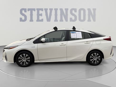 Used 2020 Toyota Prius Prime LE FWD image 2