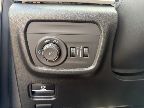 Used 2024 Jeep Grand Cherokee L Limited w/ Luxury Tech Group II AWD/4WD image 38