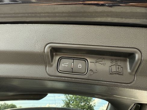 Certified 2022 Ford Explorer XLT w/ Equipment Group 202A image 27