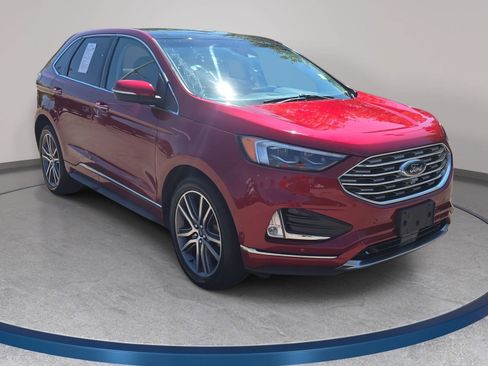 Used 2019 Ford Edge Titanium w/ Equipment Group 301A AWD/4WD image 3