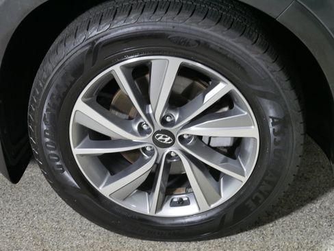 Used 2019 Hyundai Santa Fe AWD image 15
