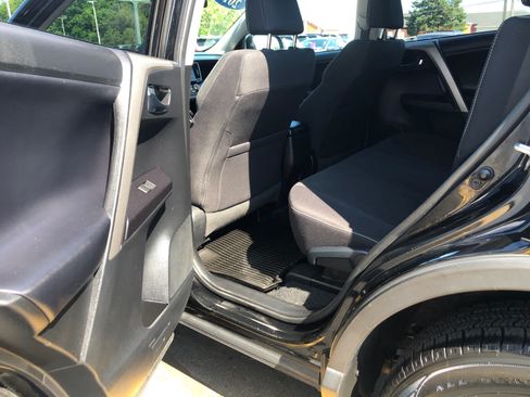 Used 2018 Toyota RAV4 XLE w/ Plus Extra Value Package AWD/4WD image 25