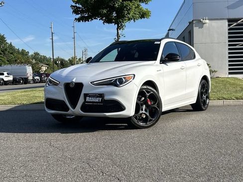 Used 2023 Alfa Romeo Stelvio Veloce AWD/4WD image 1