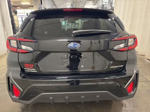 Used 2025 Subaru Crosstrek 2.5i Premium AWD/4WD image 5