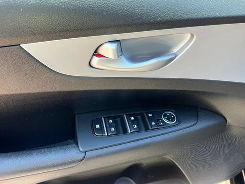 Used 2023 Kia Forte LXS w/ LXS Technology Package FWD image 12