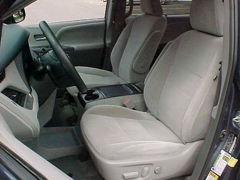 Used 2015 Toyota Sienna LE FWD image 15