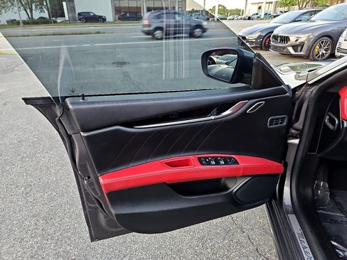 Used 2022 Maserati Ghibli Modena image 29