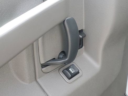 Used 2023 Chevrolet Express 2500 w/ Driver Convenience Package image 8