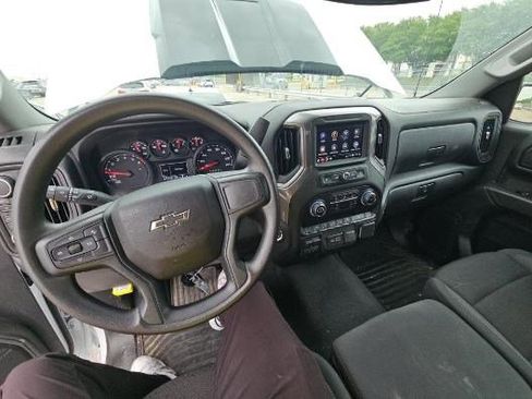 Used 2025 Chevrolet Silverado 1500 Custom Trail Boss AWD/4WD image 15