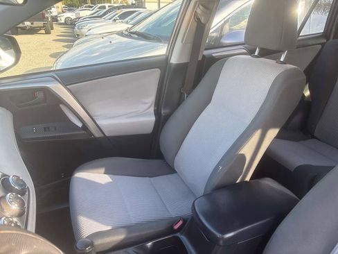 Used 2014 Toyota RAV4 LE image 16
