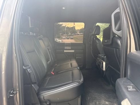 Used 2022 Ford F250 Lariat w/ Lariat Ultimate Package AWD/4WD image 11