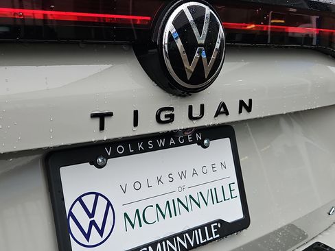 New 2026 Volkswagen Tiguan SE R-Line image 27